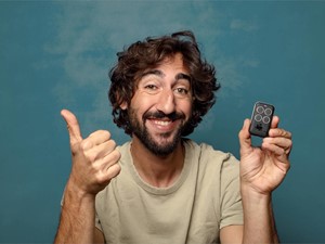 ¿Cómo detecto que al mando del garaje se le está acabando la pila?