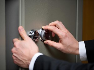 ¿Qué pasa si olvido el código de mi caja fuerte?