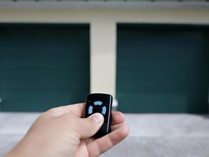 ¿Se ha roto tu mando de garaje? 3 opciones para solucionarlo rápido y barato